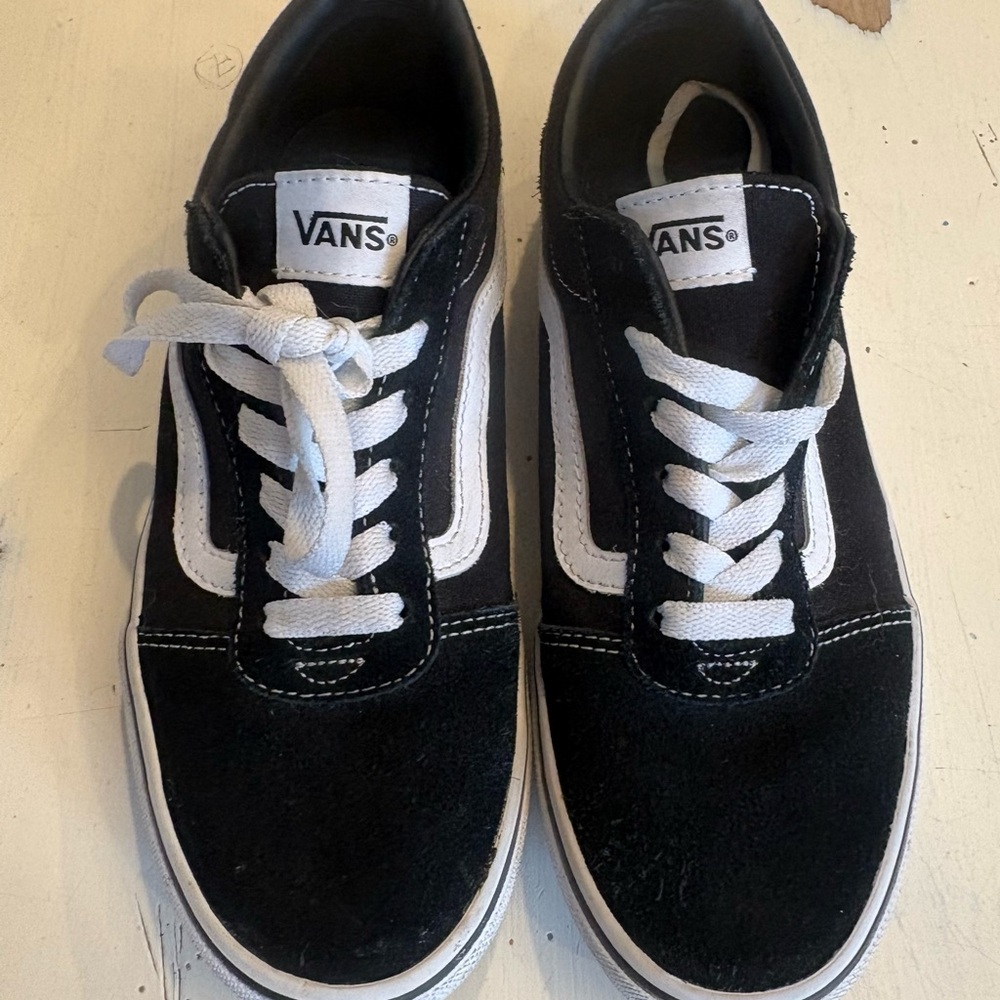 Vans Black & White Old Skool Sneakers, big kids 5.5